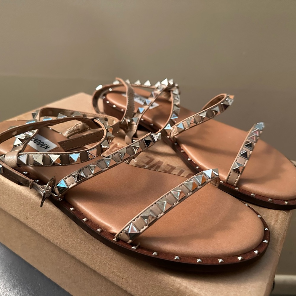 Steve Madden Tan Sandals with Silver Studs (Like New!!!)